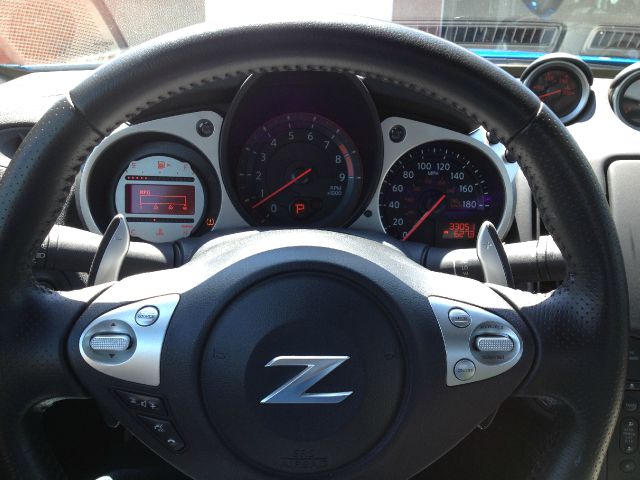 Nissan 370Z 2010 photo 8