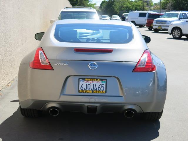 Nissan 370Z FWD 4dr Coupe