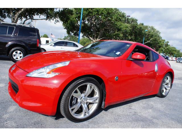 Nissan 370Z 2011 photo 9