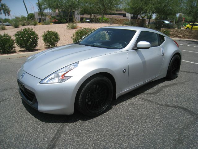 Nissan 370Z 2011 photo 2