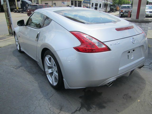 Nissan 370Z 2011 photo 1