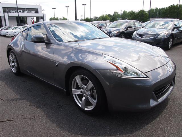 Nissan 370Z 2012 photo 2