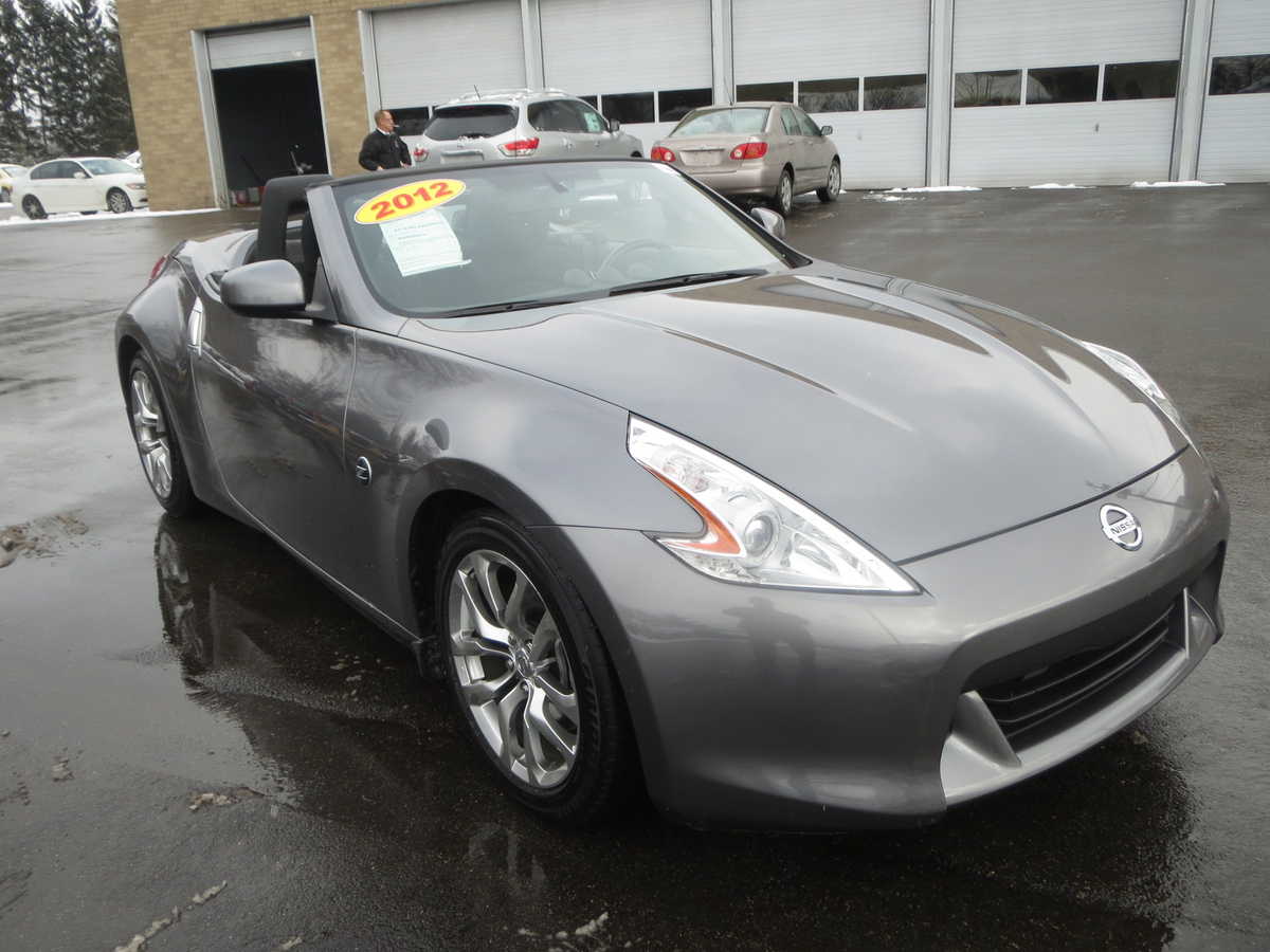Nissan 370Z 2012 photo 2