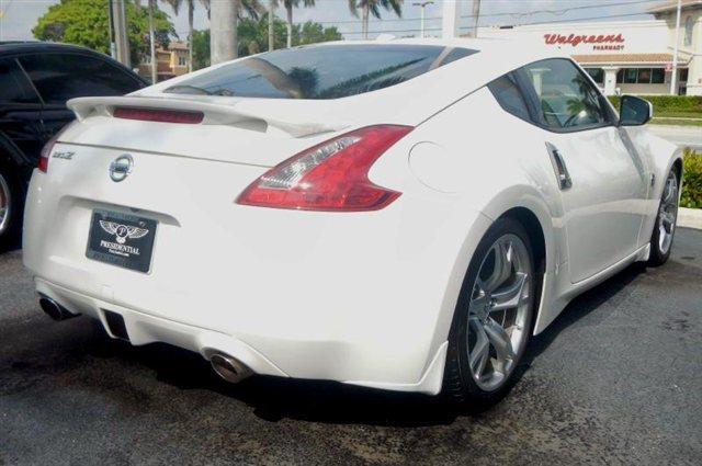 Nissan 370Z 5DR 7-pass VAN I4 FWD Coupe