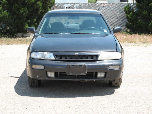 Nissan Altima 1993 photo 21