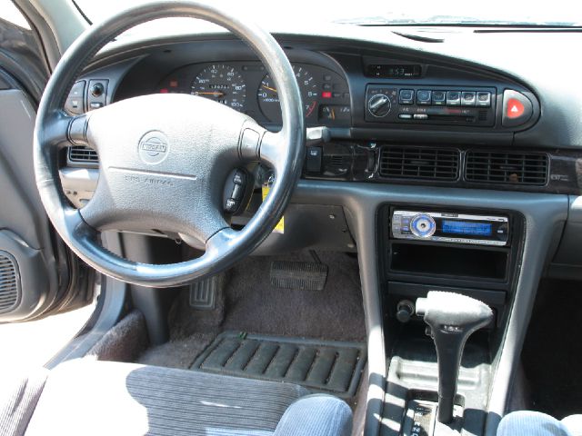 Nissan Altima 1993 photo 24