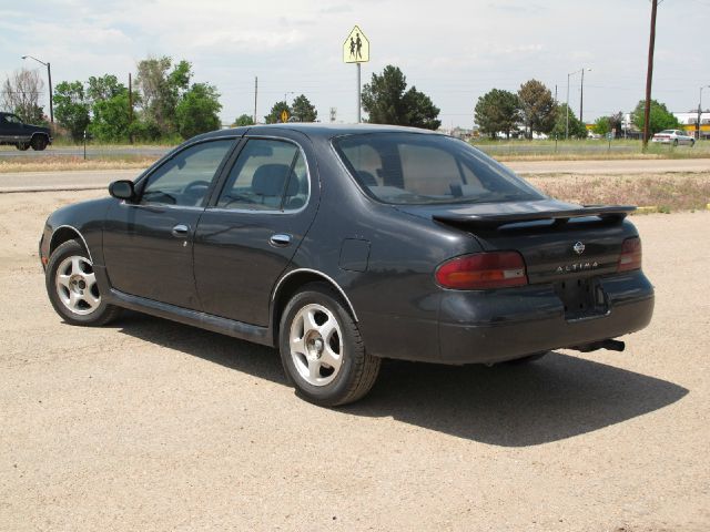 Nissan Altima 1993 photo 9