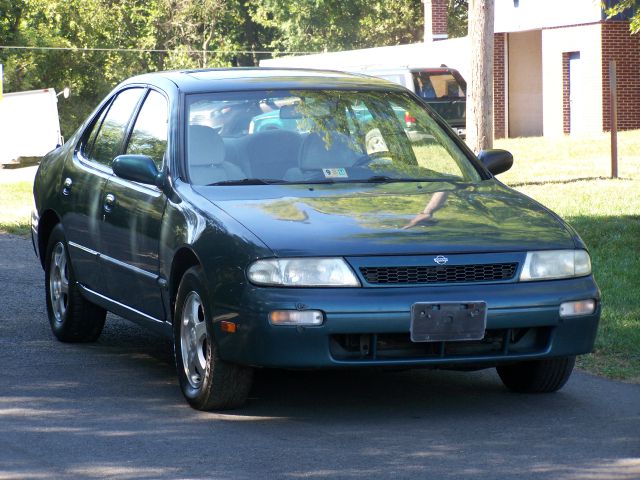 Nissan Altima 1993 photo 2