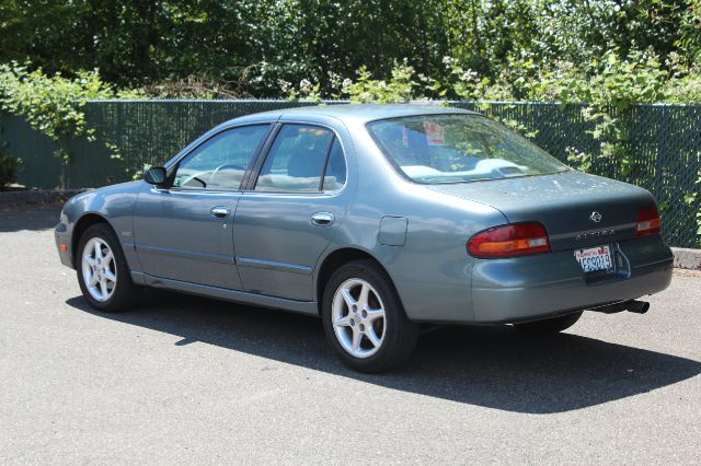 Nissan Altima 1994 photo 2