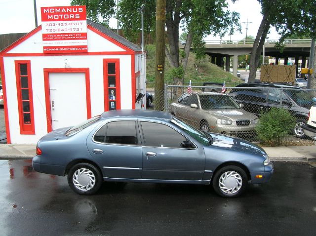 Nissan Altima 1994 photo 3