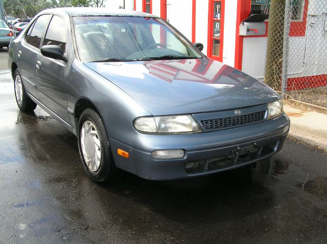 Nissan Altima 1994 photo 4