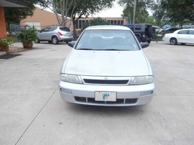 Nissan Altima 1994 photo 11