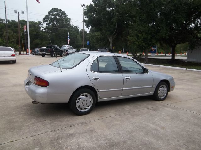 Nissan Altima 1994 photo 15