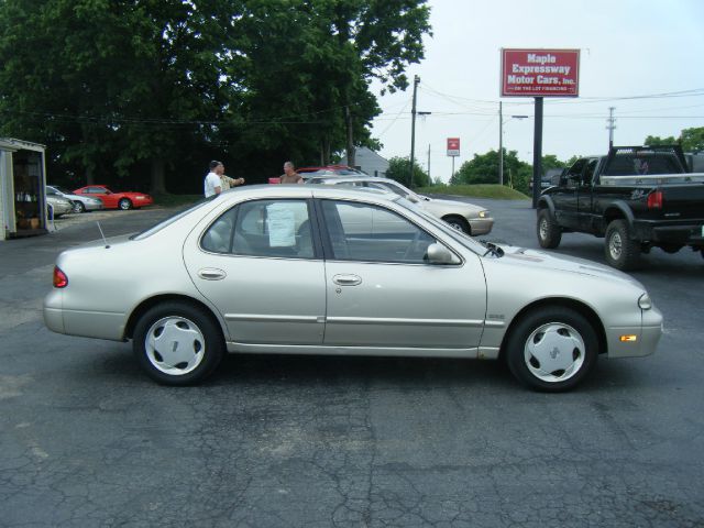 Nissan Altima 1994 photo 7