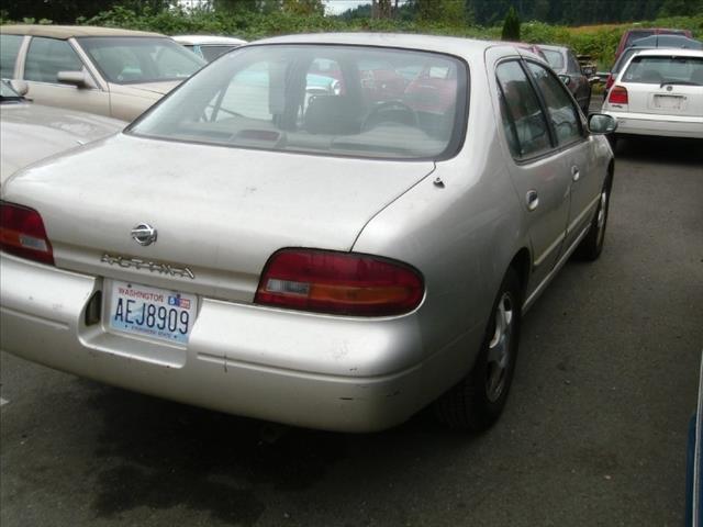 Nissan Altima 1994 photo 2
