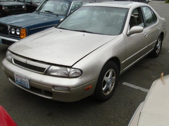 Nissan Altima 1994 photo 4