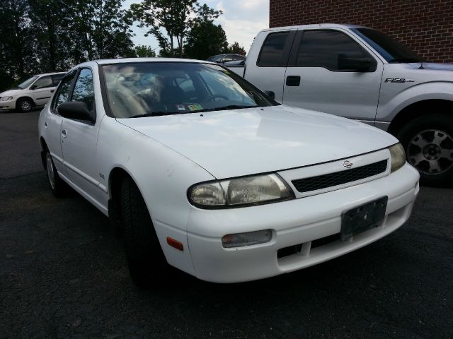 Nissan Altima 1994 photo 2