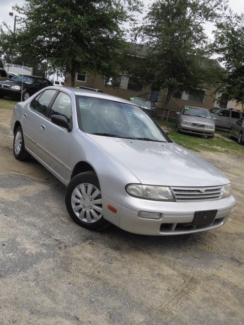 Nissan Altima 1995 photo 10
