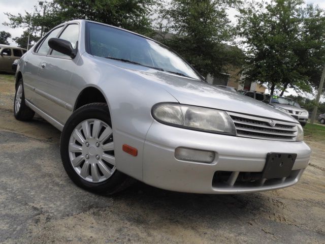 Nissan Altima 1995 photo 13