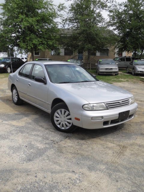 Nissan Altima 1995 photo 14
