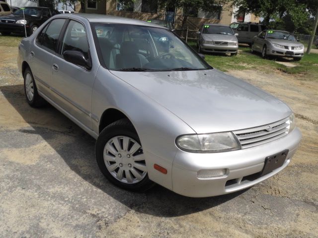 Nissan Altima 1995 photo 15