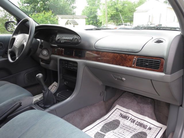 Nissan Altima 1995 photo 38