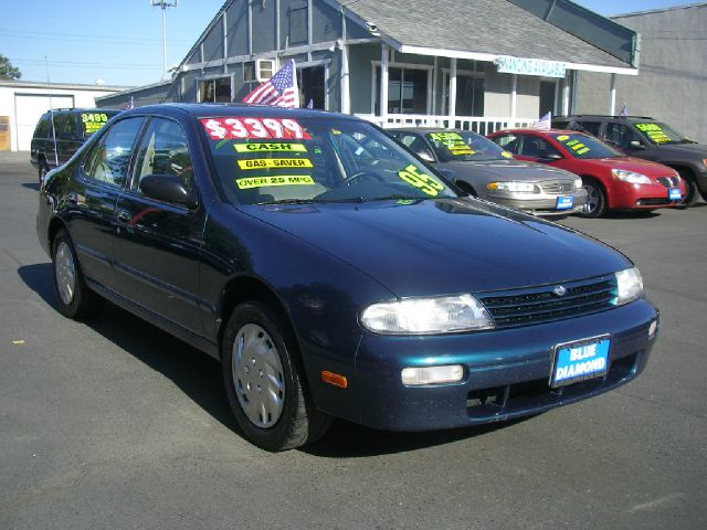 Nissan Altima 1995 photo 4