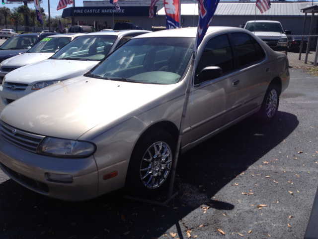 Nissan Altima 1996 photo 2