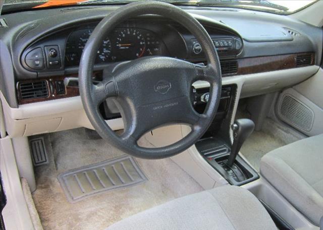 Nissan Altima 1996 photo 2