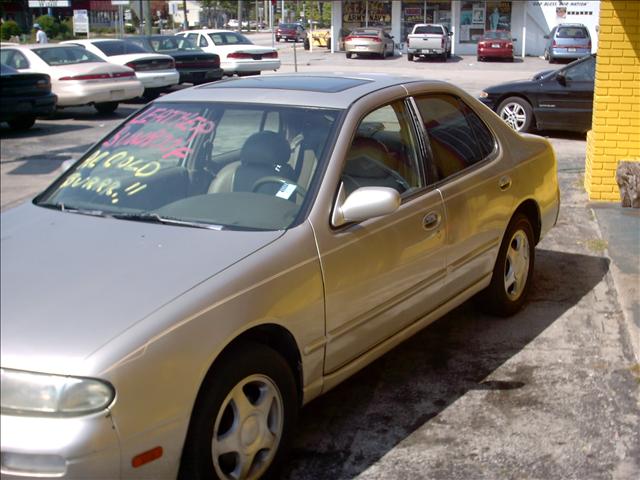 Nissan Altima 1996 photo 3