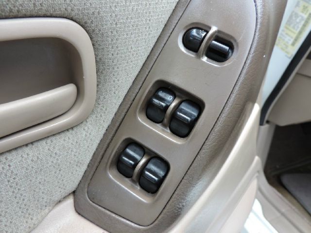 Nissan Altima 1996 photo 10