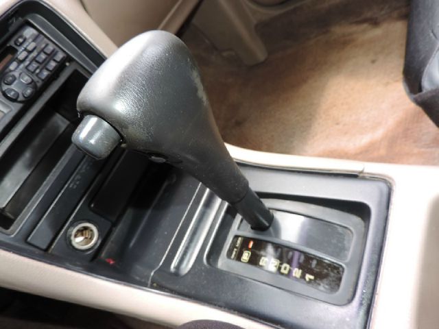 Nissan Altima 1996 photo 11