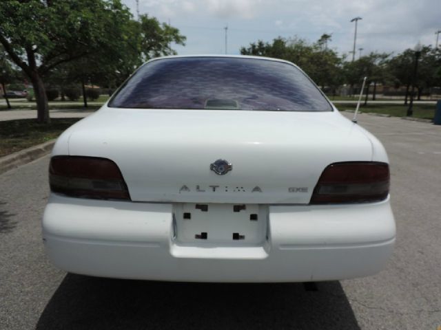 Nissan Altima 1996 photo 15