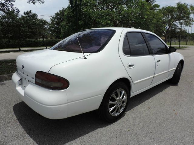 Nissan Altima 1996 photo 17