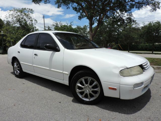 Nissan Altima 1996 photo 18