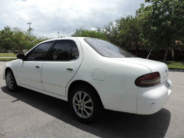Nissan Altima 1996 photo 19