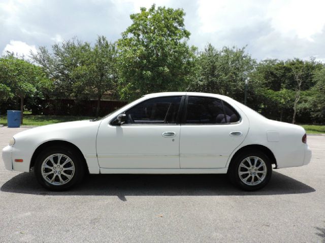 Nissan Altima 1996 photo 20
