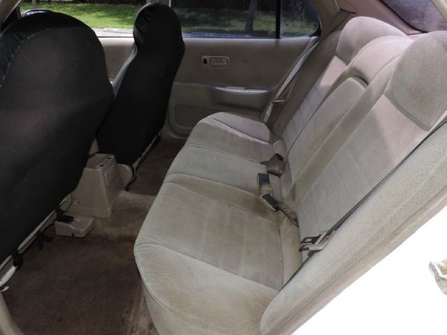 Nissan Altima 1996 photo 23