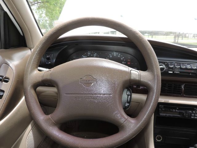 Nissan Altima 1996 photo 6