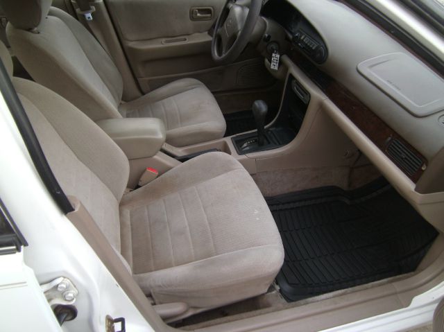 Nissan Altima 1996 photo 1