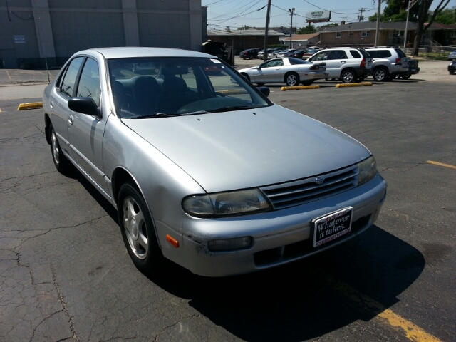 Nissan Altima 1997 photo 4