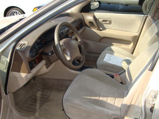 Nissan Altima 1997 photo 2
