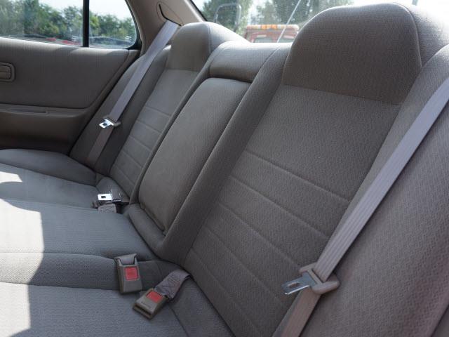 Nissan Altima 1997 photo 2