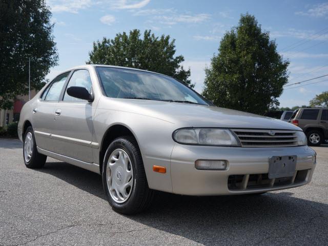Nissan Altima 1997 photo 3