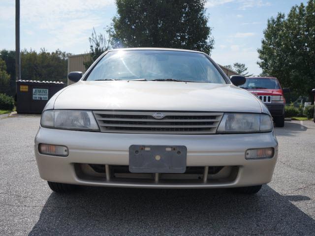Nissan Altima 1997 photo 4