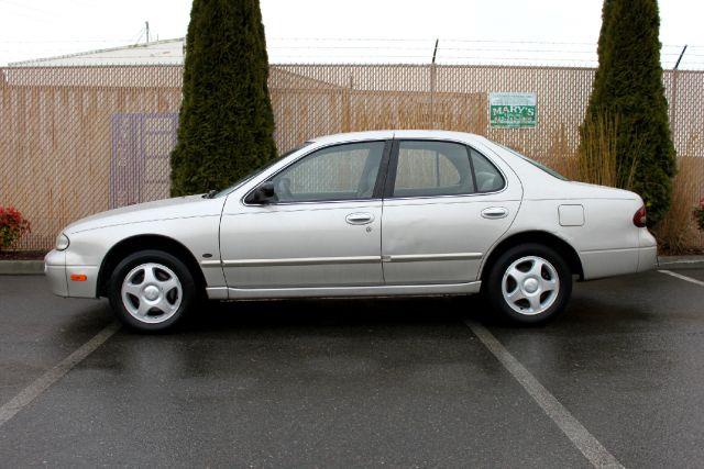 Nissan Altima 1997 photo 3