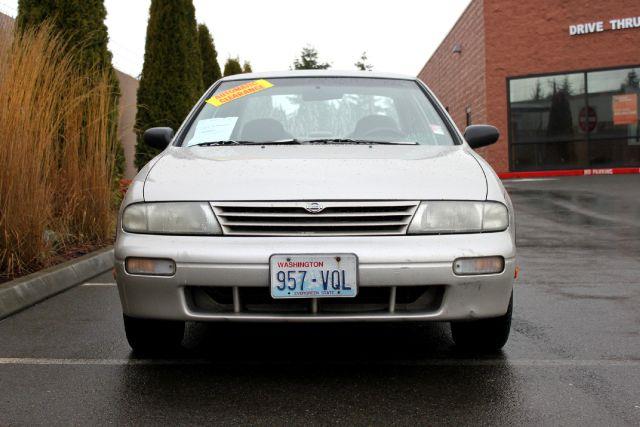 Nissan Altima 1997 photo 4