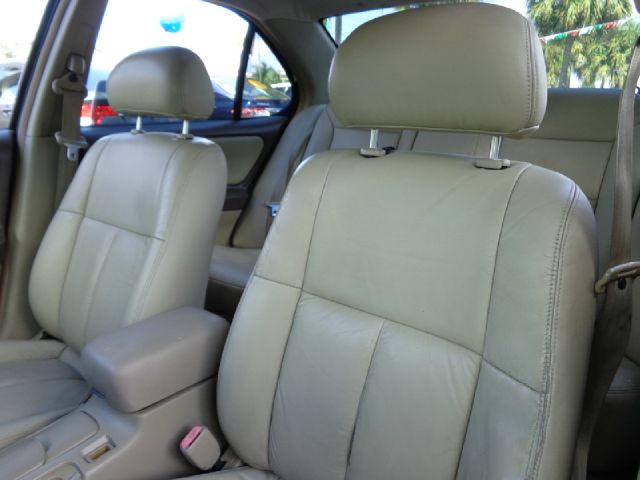 Nissan Altima 1998 photo 1