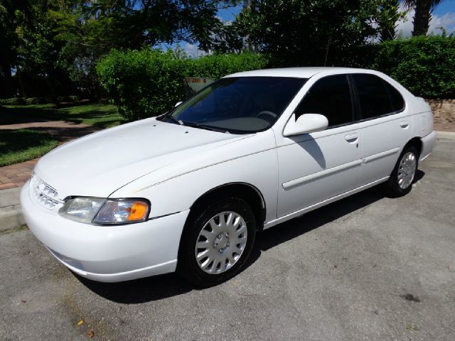 Nissan Altima 1998 photo 4