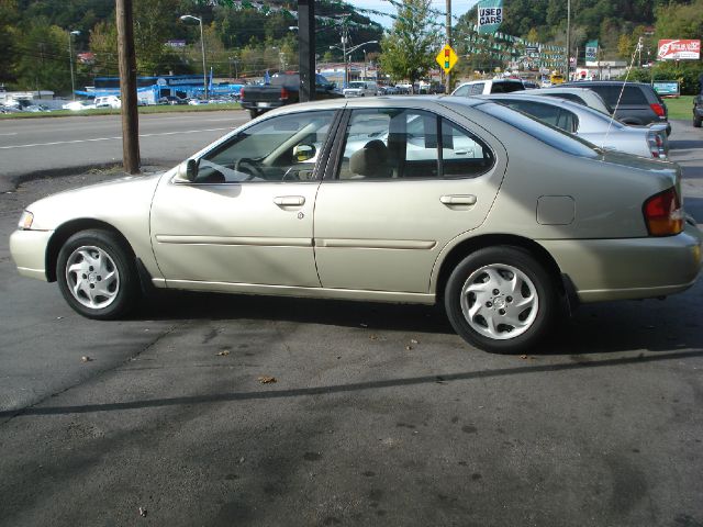 Nissan Altima 1998 photo 2